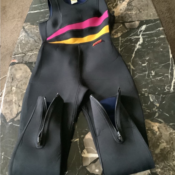 Bare women’s velocity sleeveless black rainbow wetsuit size 14 - Picture 1 of 11